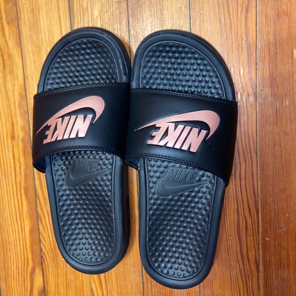 Wmns benasai slides